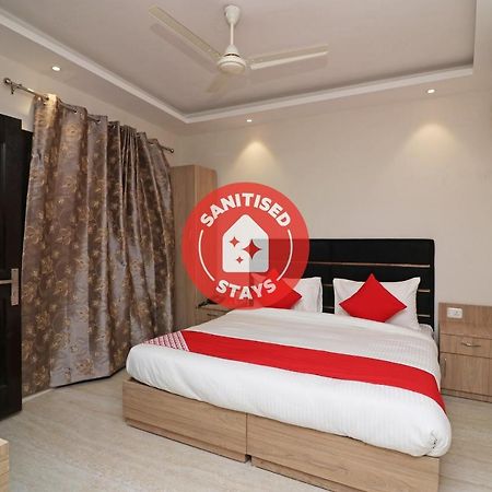 Oyo 72937 Hotel Tyagraj อัครา ภายนอก รูปภาพ