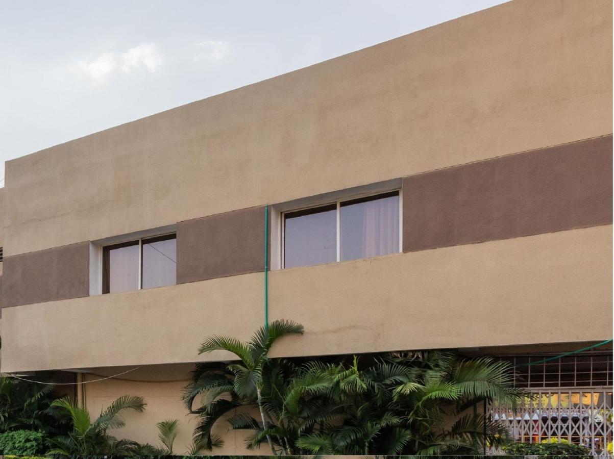Oyo 72937 Hotel Tyagraj อัครา ภายนอก รูปภาพ