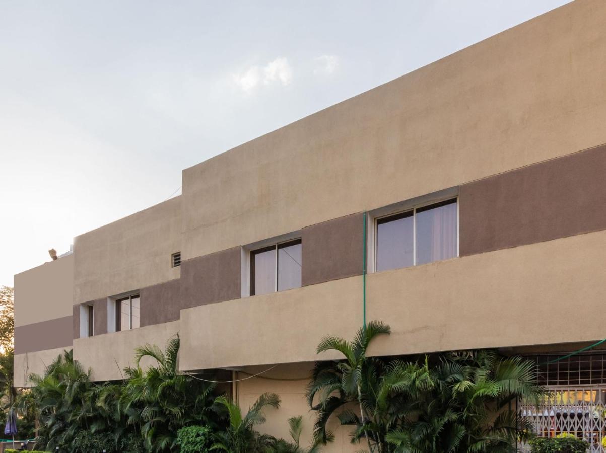 Oyo 72937 Hotel Tyagraj อัครา ภายนอก รูปภาพ